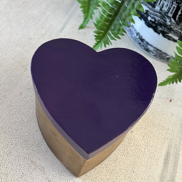 Heart Shaped Purple and Gold paper mache box - Picture 9 of 9